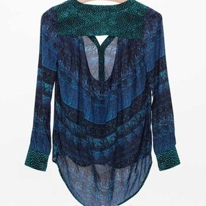 🎉SALE🎉🆕 BKE Boutique Shirt szSM